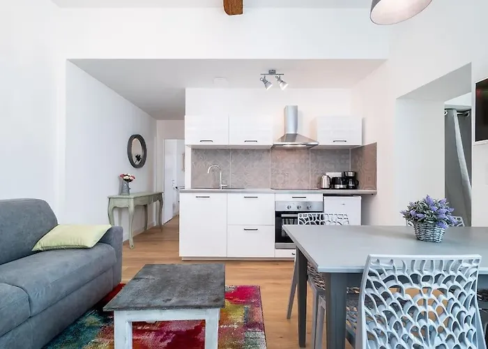 Le Shabby Chic, Beau T2, Patio, Centre Ville